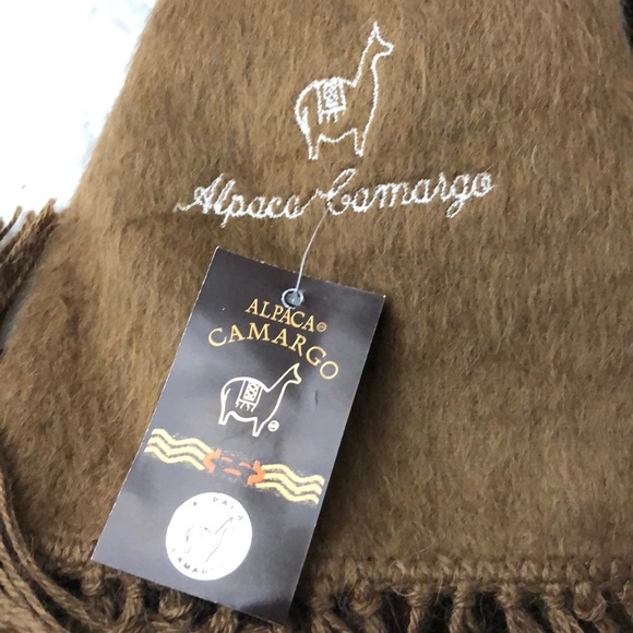 Alpaca Camargo Accessories - NWT chocolate brow Alpaca scarf.